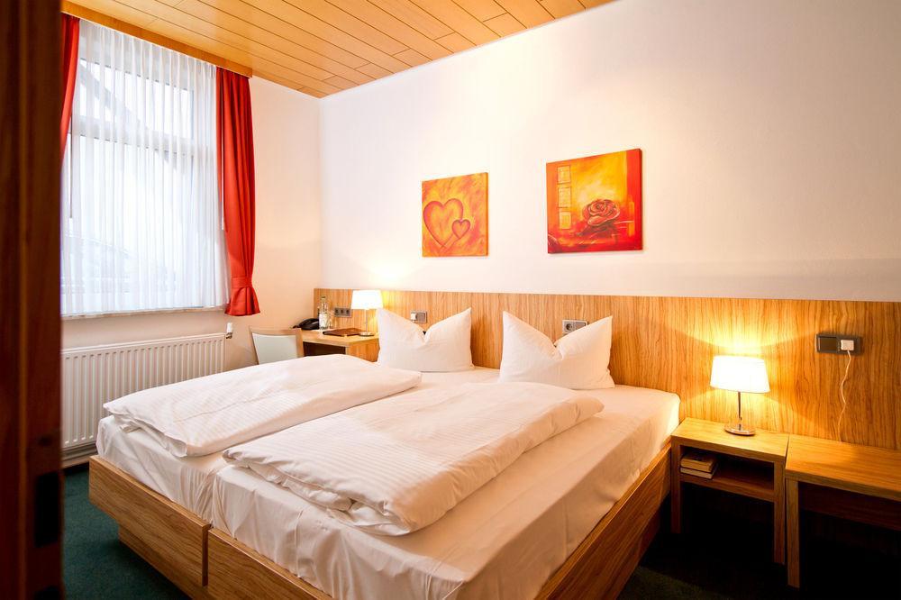 סלה Hotel Schaper מראה חיצוני תמונה