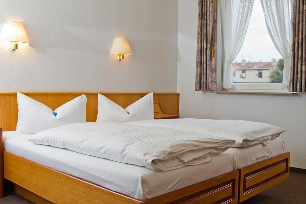 סלה Hotel Schaper מראה חיצוני תמונה